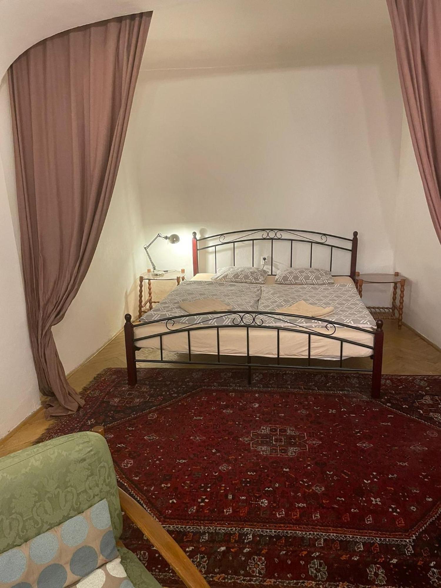 Apartamento Old Town Herberghaus, 250M To Charles Bridge Praga Exterior foto